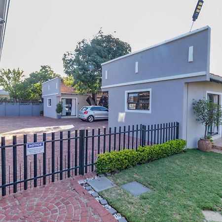 בוקסבורג Angelica Guest House מראה חיצוני תמונה