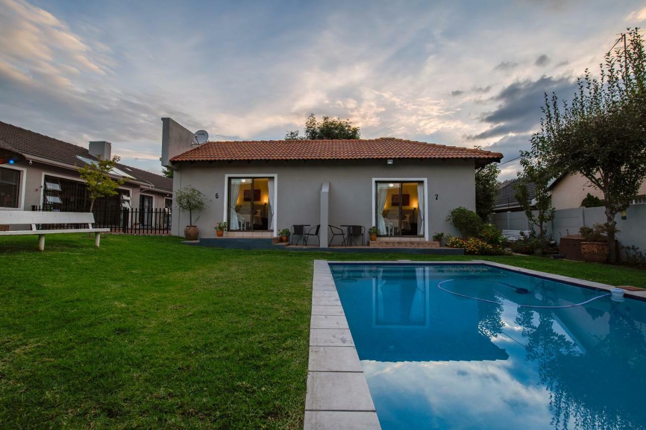 בוקסבורג Angelica Guest House מראה חיצוני תמונה
